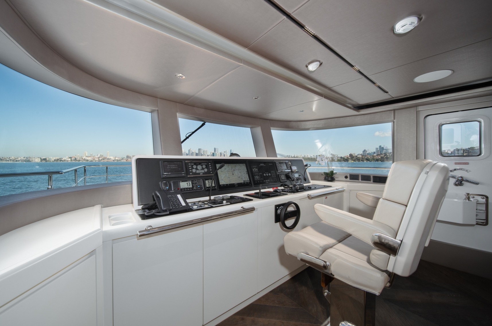 Nomad 101 - Captian and Crew